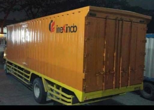 Truk box berlogo INEXINDO